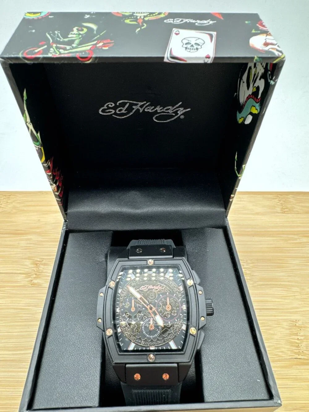 ED HARDY Singles Men's Silicone Analog Watch